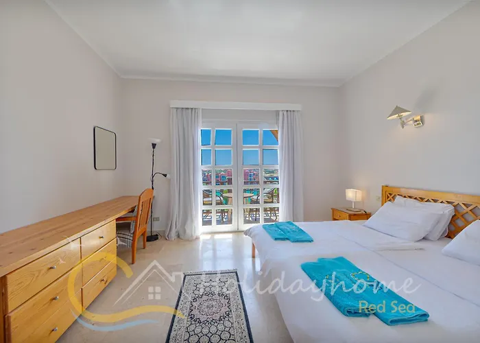 Apartment 2-br Penthouse With Roof Terrace In Abu Tig Marina *
