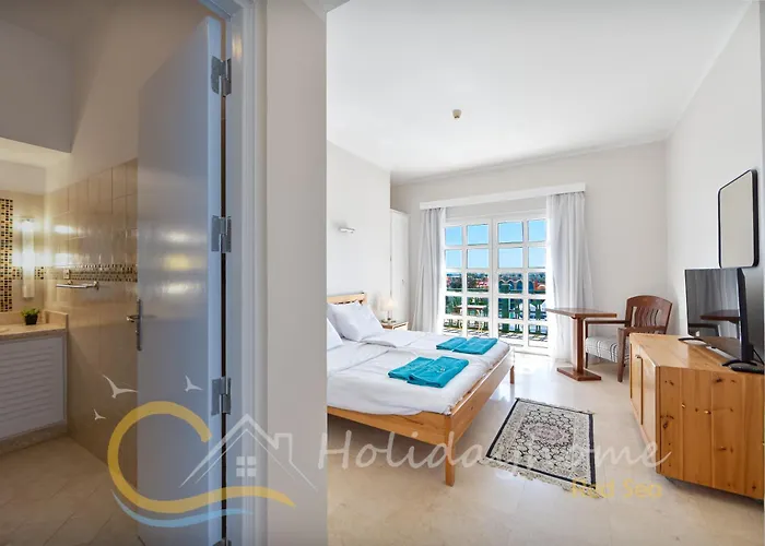 2-br Penthouse With Roof Terrace In Abu Tig Marina * Hurghada